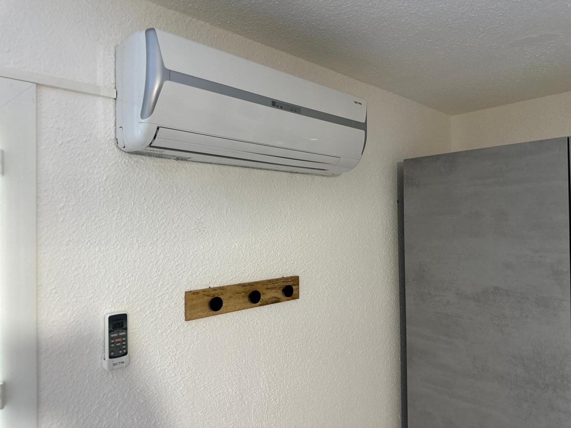 Appartement Climatise Avec Chambre Et Parking Privatif Locations Vld Camargue Saintes-Maries-de-la-Mer Eksteriør bilde